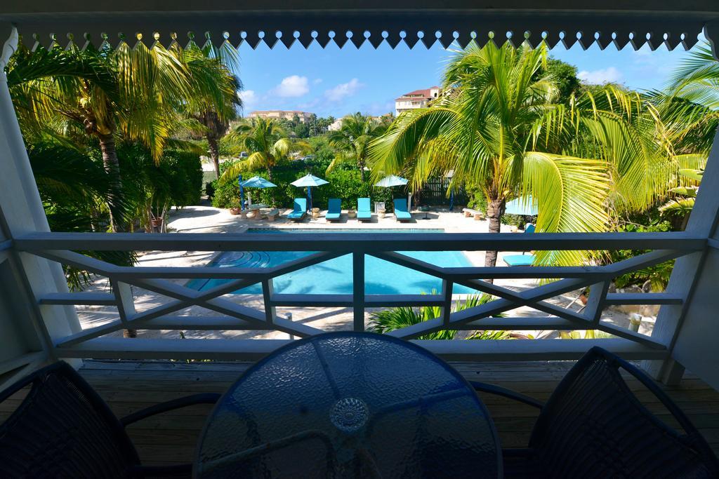 Caribbean Paradise Inn Провиденсиалес Екстериор снимка